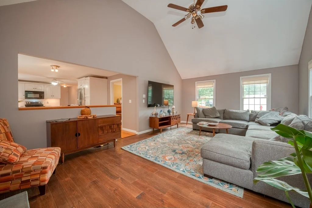 4 bed, 2 bath apartment for rent at 7 Magnolia Dr, Ayer — photo 11 of 42