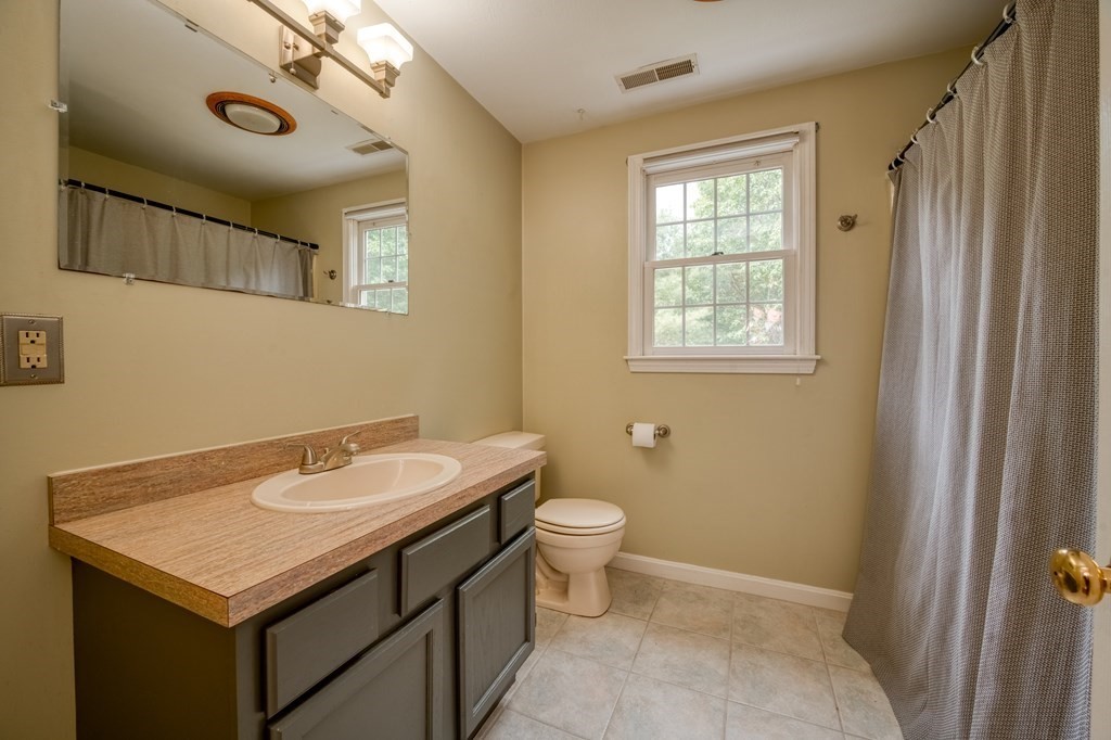 4 bed, 2 bath apartment for rent at 7 Magnolia Dr, Ayer — photo 22 of 42