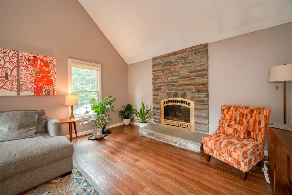 4 bed, 2 bath apartment for rent at 7 Magnolia Dr, Ayer — photo 12 of 42
