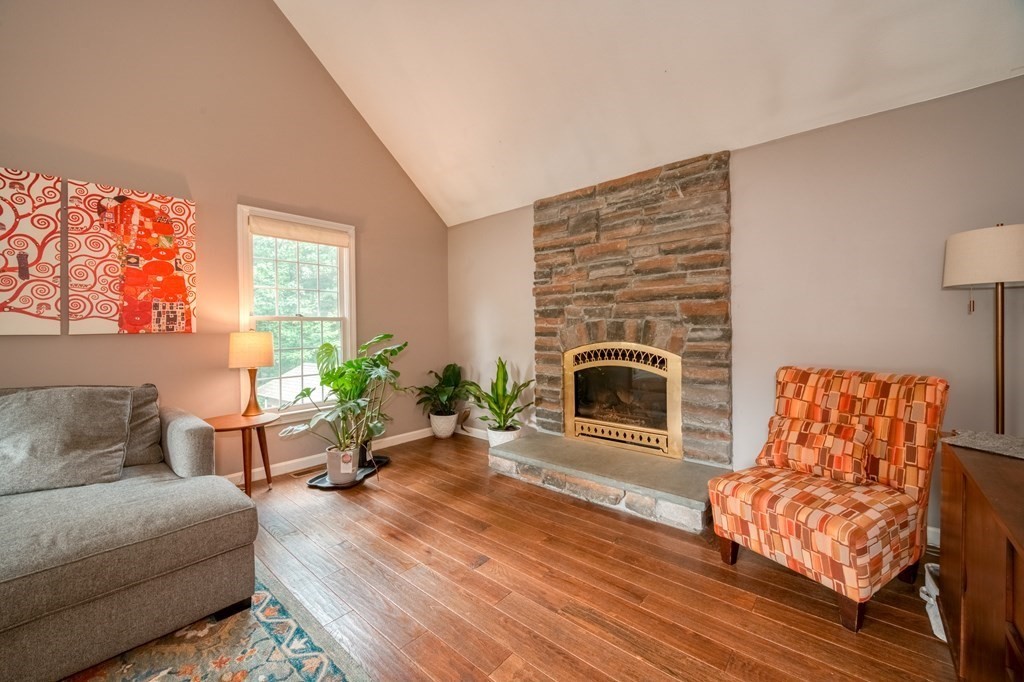 4 bed, 2 bath apartment for rent at 7 Magnolia Dr, Ayer — photo 6 of 42