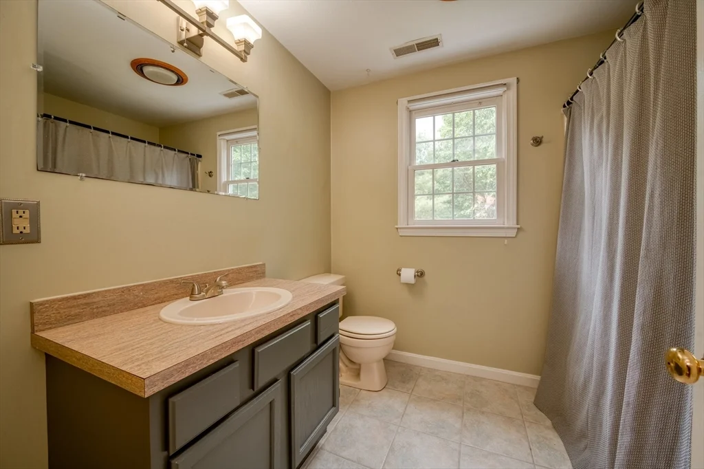 4 bed, 2 bath apartment for rent at 7 Magnolia Dr, Ayer — photo 32 of 42