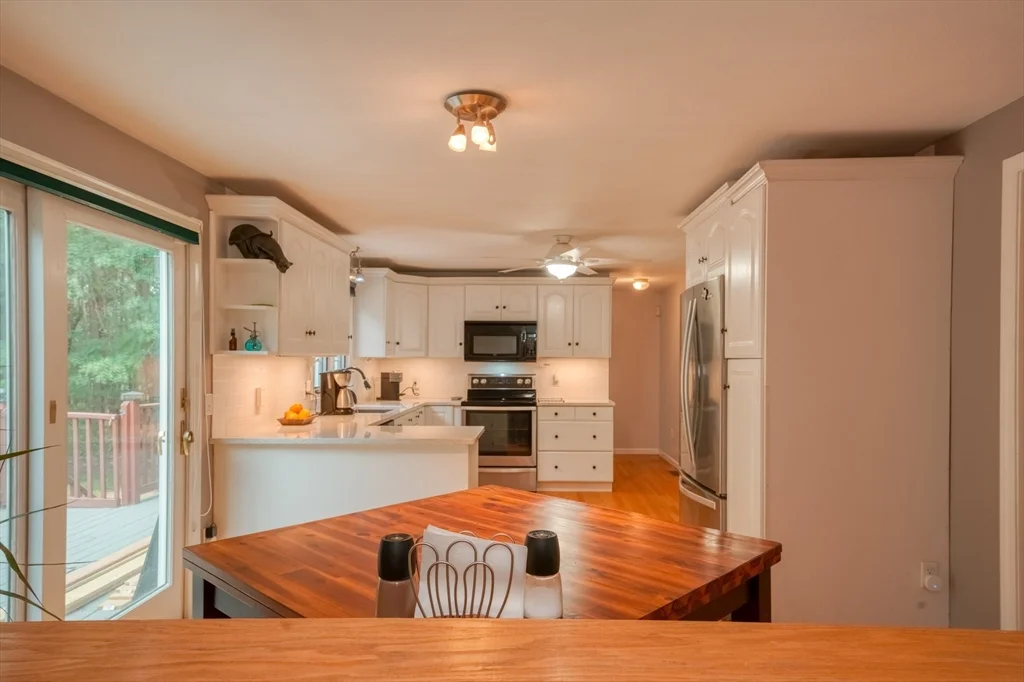 4 bed, 2 bath apartment for rent at 7 Magnolia Dr, Ayer — photo 8 of 42