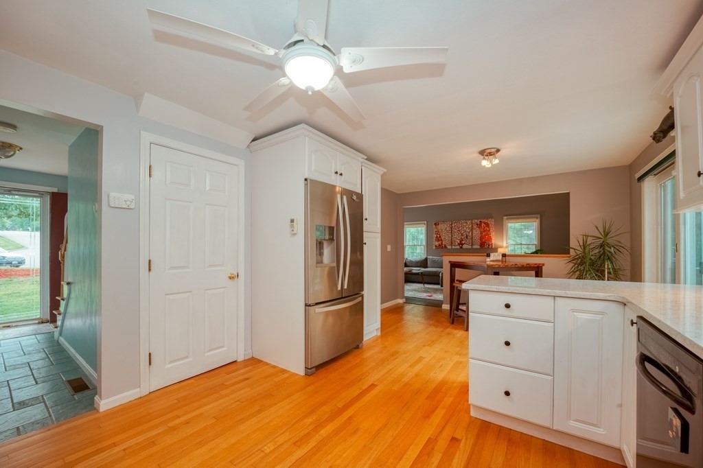 4 bed, 2 bath apartment for rent at 7 Magnolia Dr, Ayer — photo 14 of 42