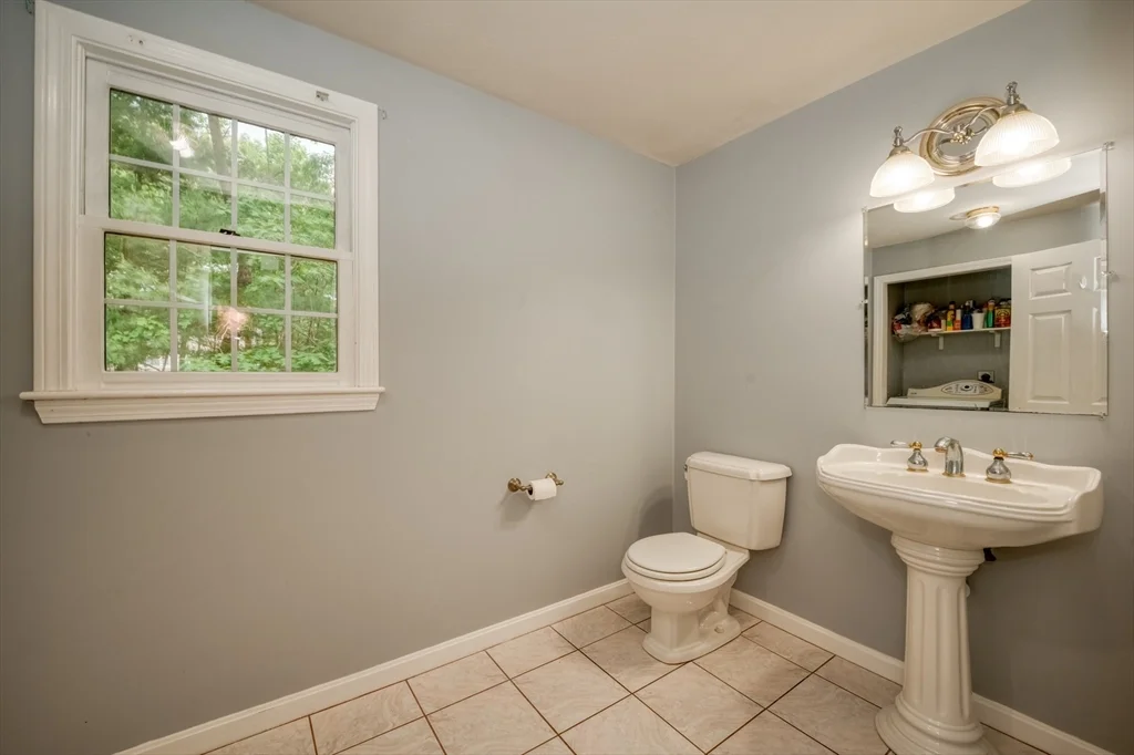 4 bed, 2 bath apartment for rent at 7 Magnolia Dr, Ayer — photo 33 of 42