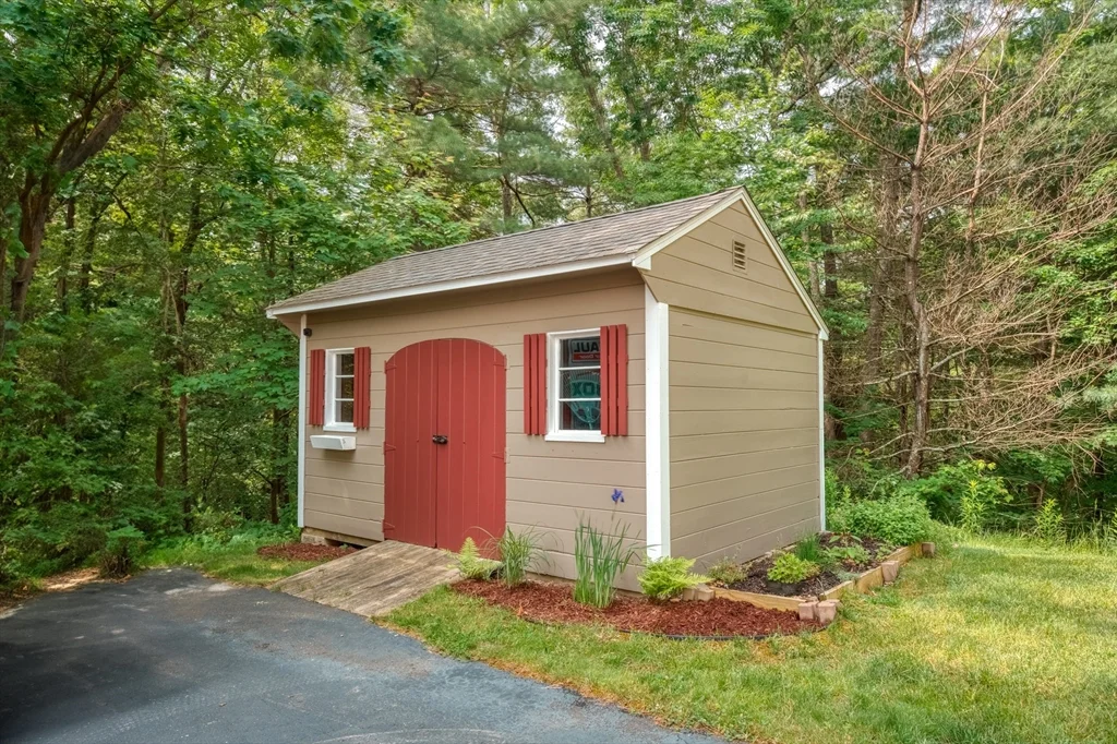 4 bed, 2 bath apartment for rent at 7 Magnolia Dr, Ayer — photo 37 of 42