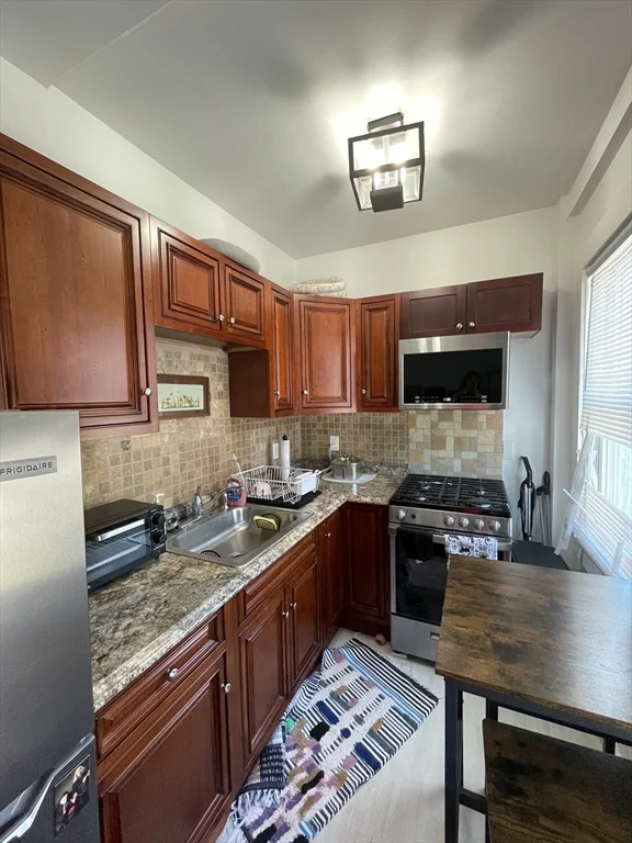 Studio bed, 1 bath apartment for rent at 7 Main St Unit 10, Foxboro — photo 1 of 5