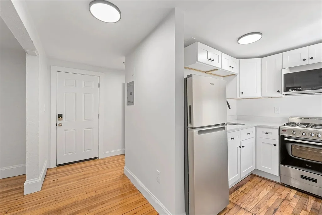 1 bed, 1 bath apartment for rent at 7 Main St Unit 12, Foxboro — photo 1 of 10