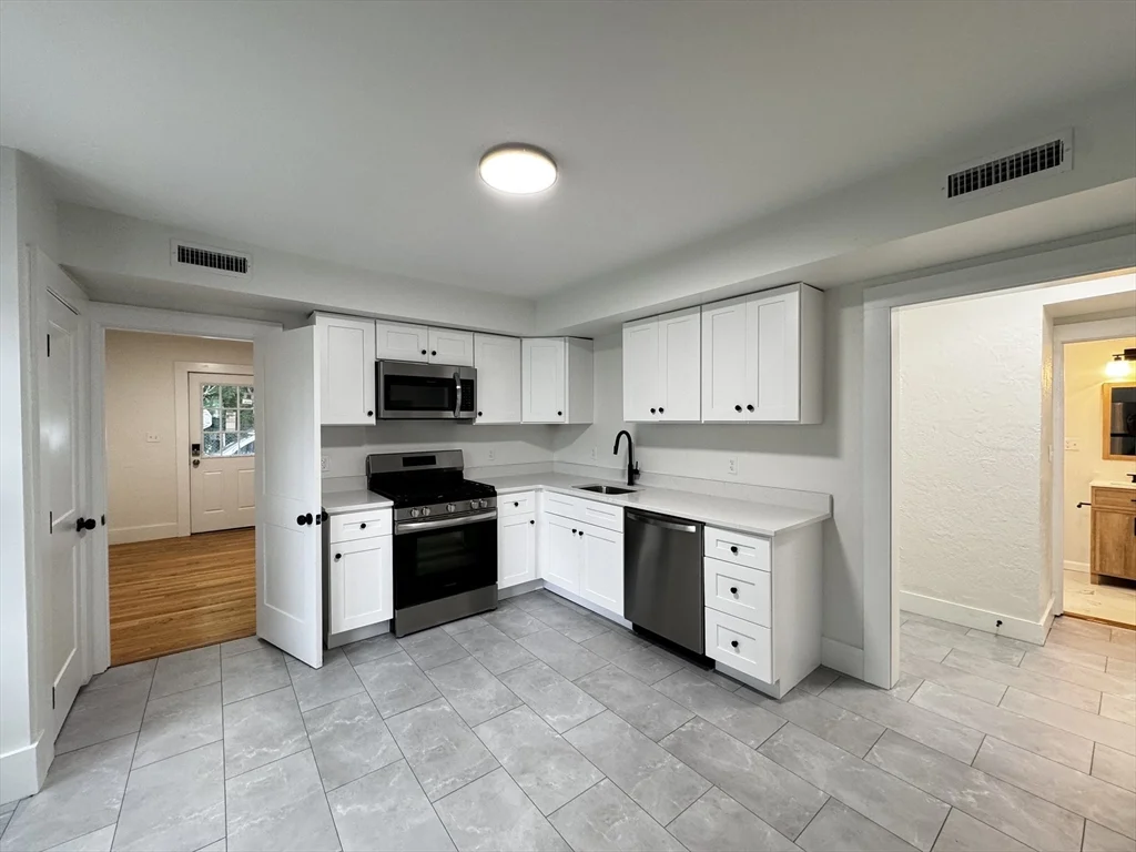 1 bed, 1 bath apartment for rent at 7 Main St Unit 5, Foxboro — photo 5 of 26