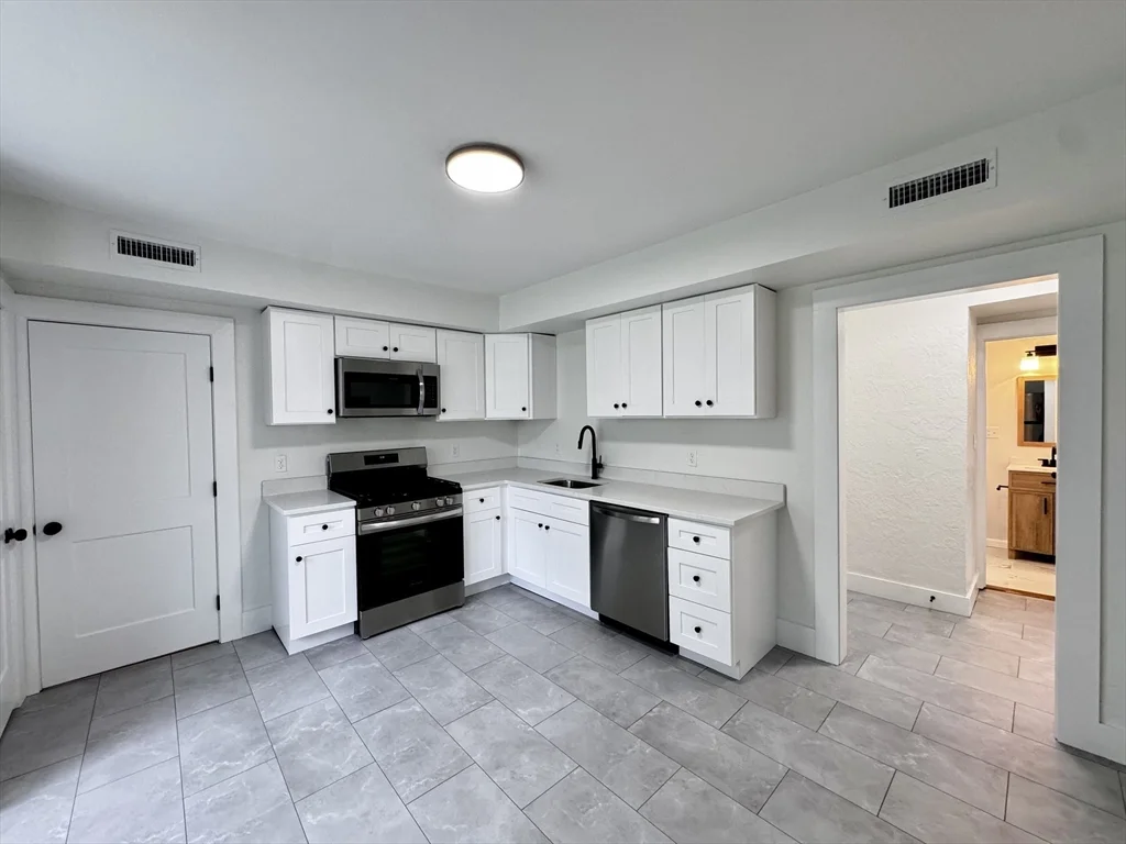 1 bed, 1 bath apartment for rent at 7 Main St Unit 5, Foxboro — photo 4 of 26