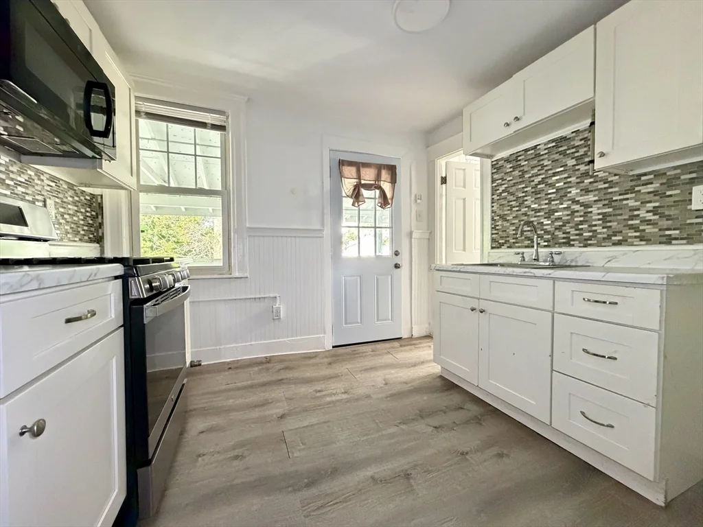 Studio bed, 1 bath apartment for rent at 7 Main St Unit 9, Foxboro — photo 6 of 19