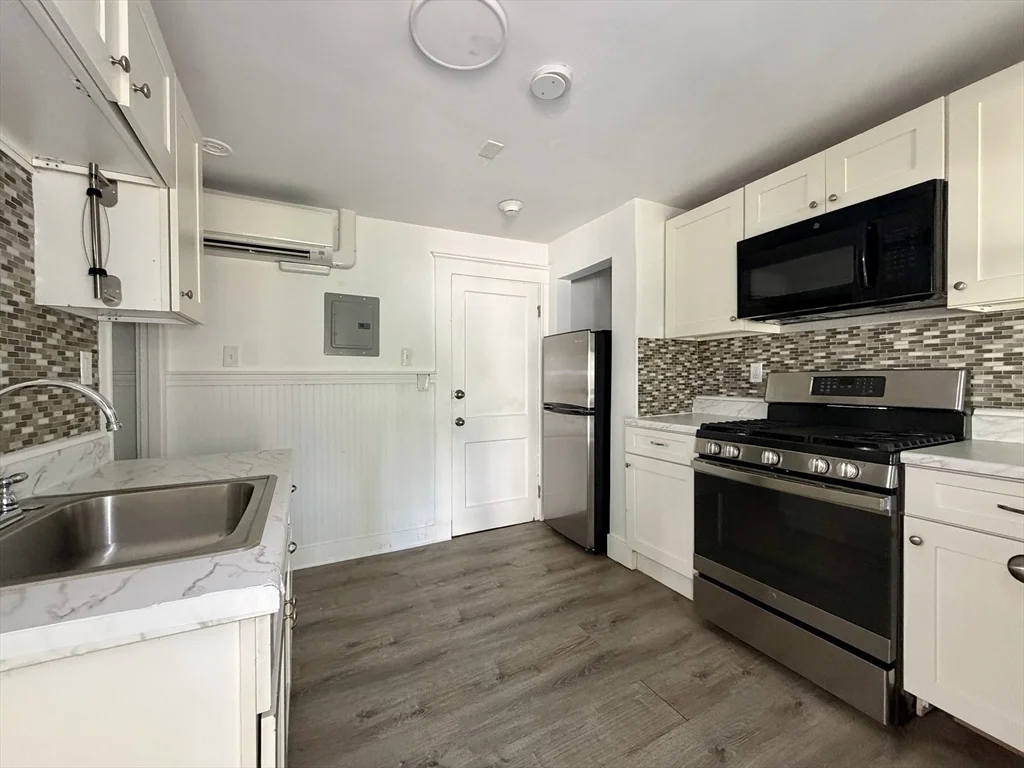 Studio bed, 1 bath apartment for rent at 7 Main St Unit 9, Foxboro — photo 7 of 19
