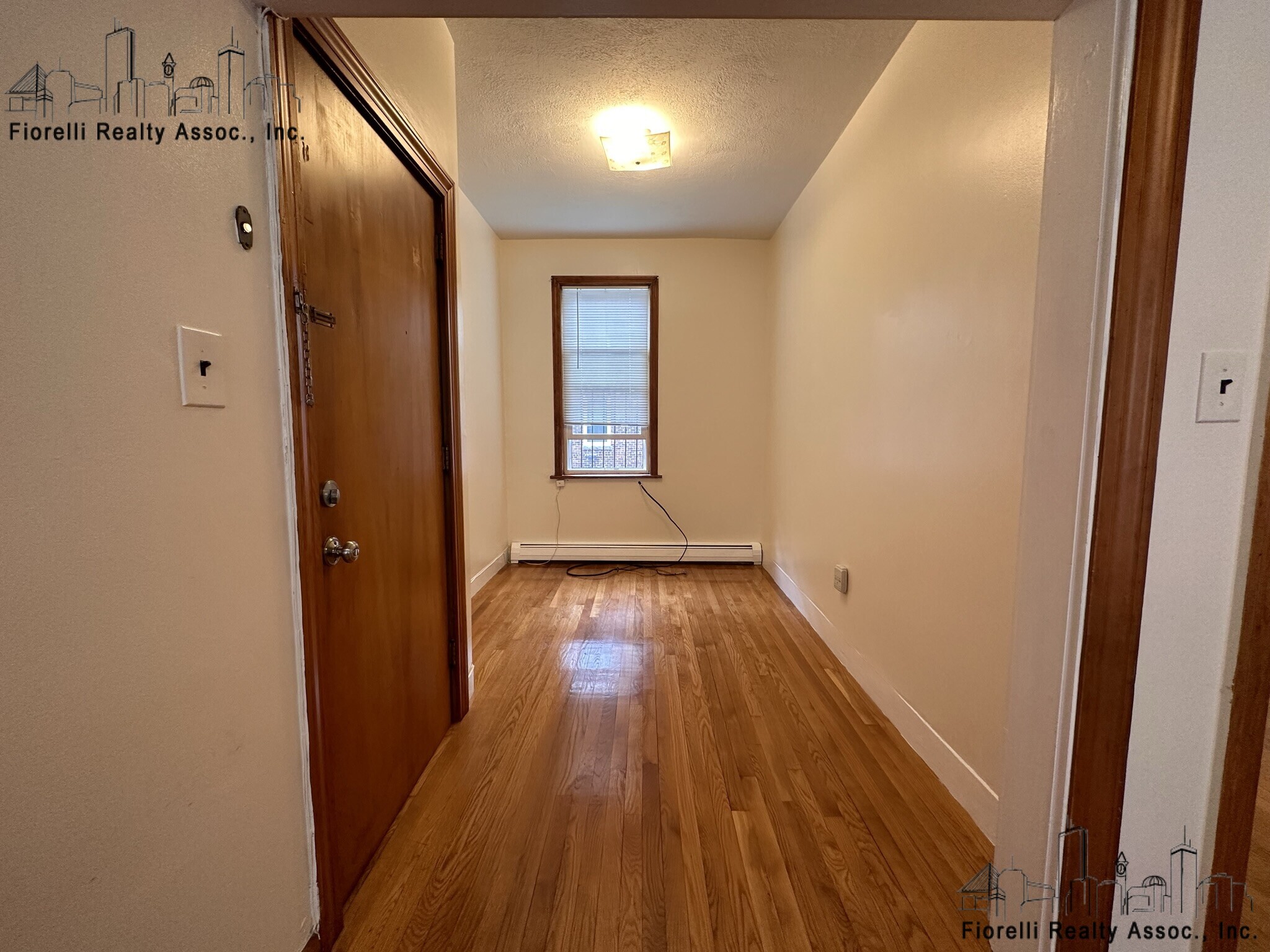 1.5 bed, 1 bath apartment for rent at 7 Margaret St Unit 3, North End — photo 3 of 7