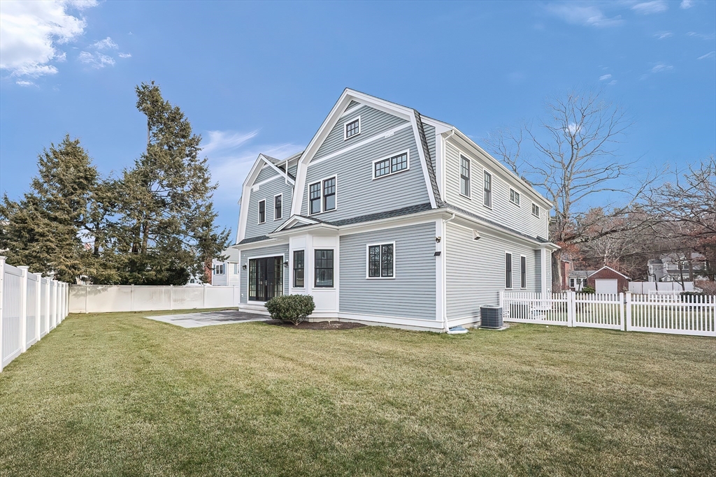 5 bed, 4+ bath apartment for rent at 7 Marshall Rd, Wellesley — photo 41 of 42