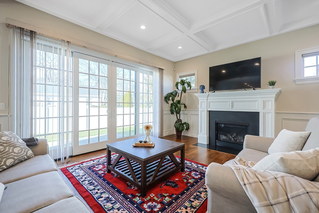 5 bed, 4+ bath apartment for rent at 7 Marshall Rd, Wellesley — photo 5 of 42