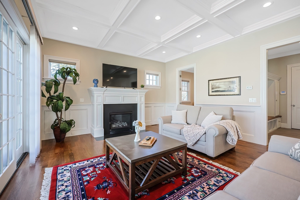 5 bed, 4+ bath apartment for rent at 7 Marshall Rd, Wellesley — photo 6 of 42