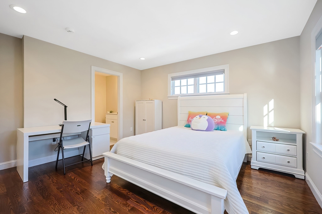 5 bed, 4+ bath apartment for rent at 7 Marshall Rd, Wellesley — photo 33 of 42
