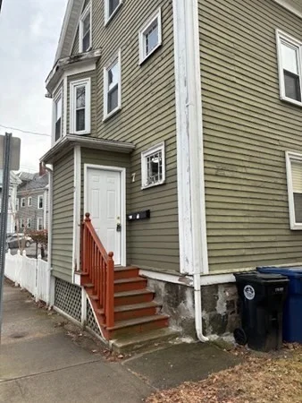 2 bed, 1 bath apartment for rent at 7 May Unit 2, Salem — photo 1 of 11