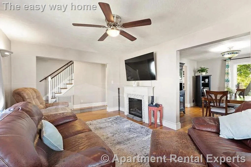 3 bed, 1 bath apartment for rent at 7 Maynard St, Medford Square