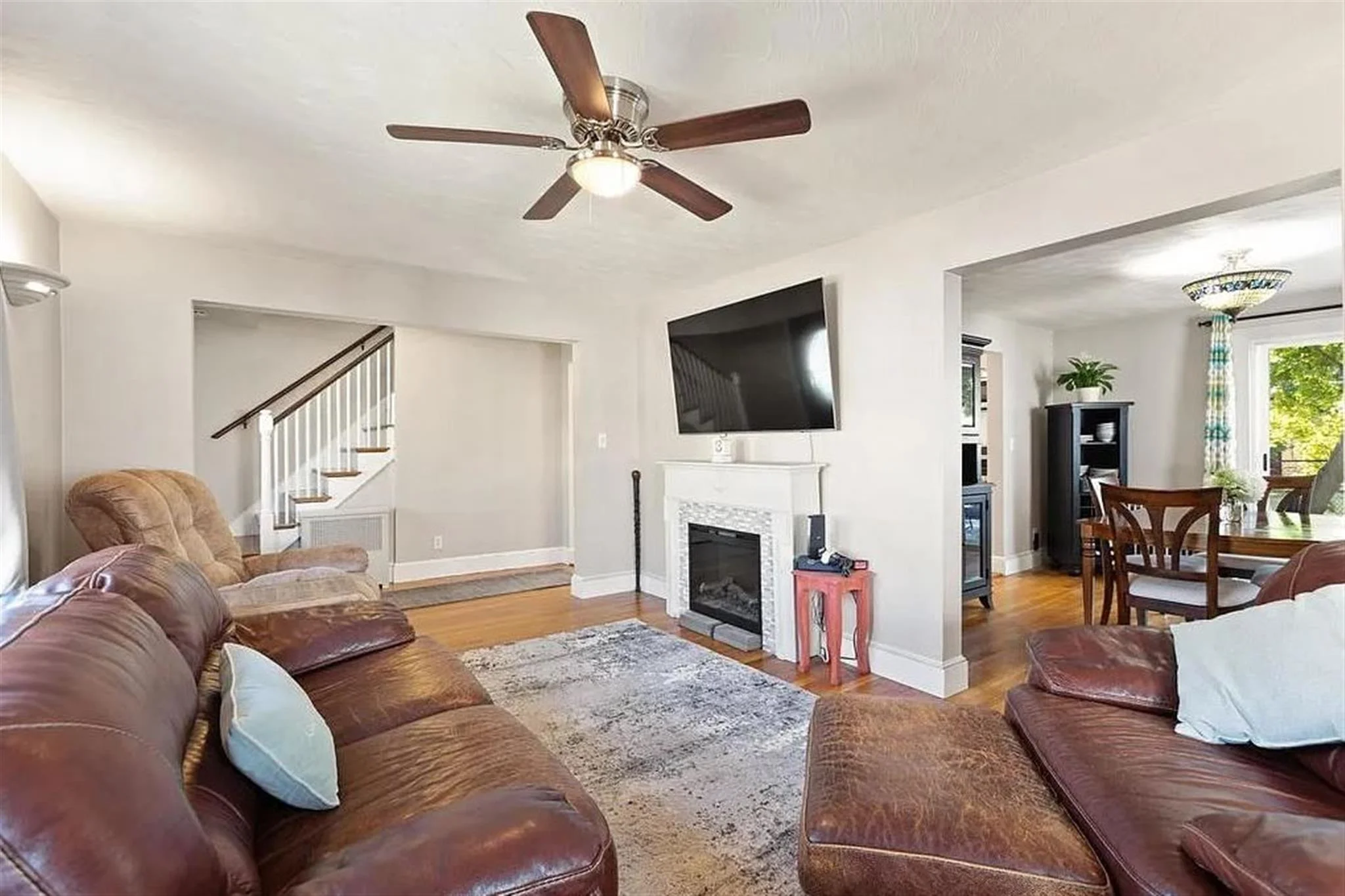 3 bed, 1 bath apartment for rent at 7 Maynard St Unit 7, Medford — photo 4 of 11