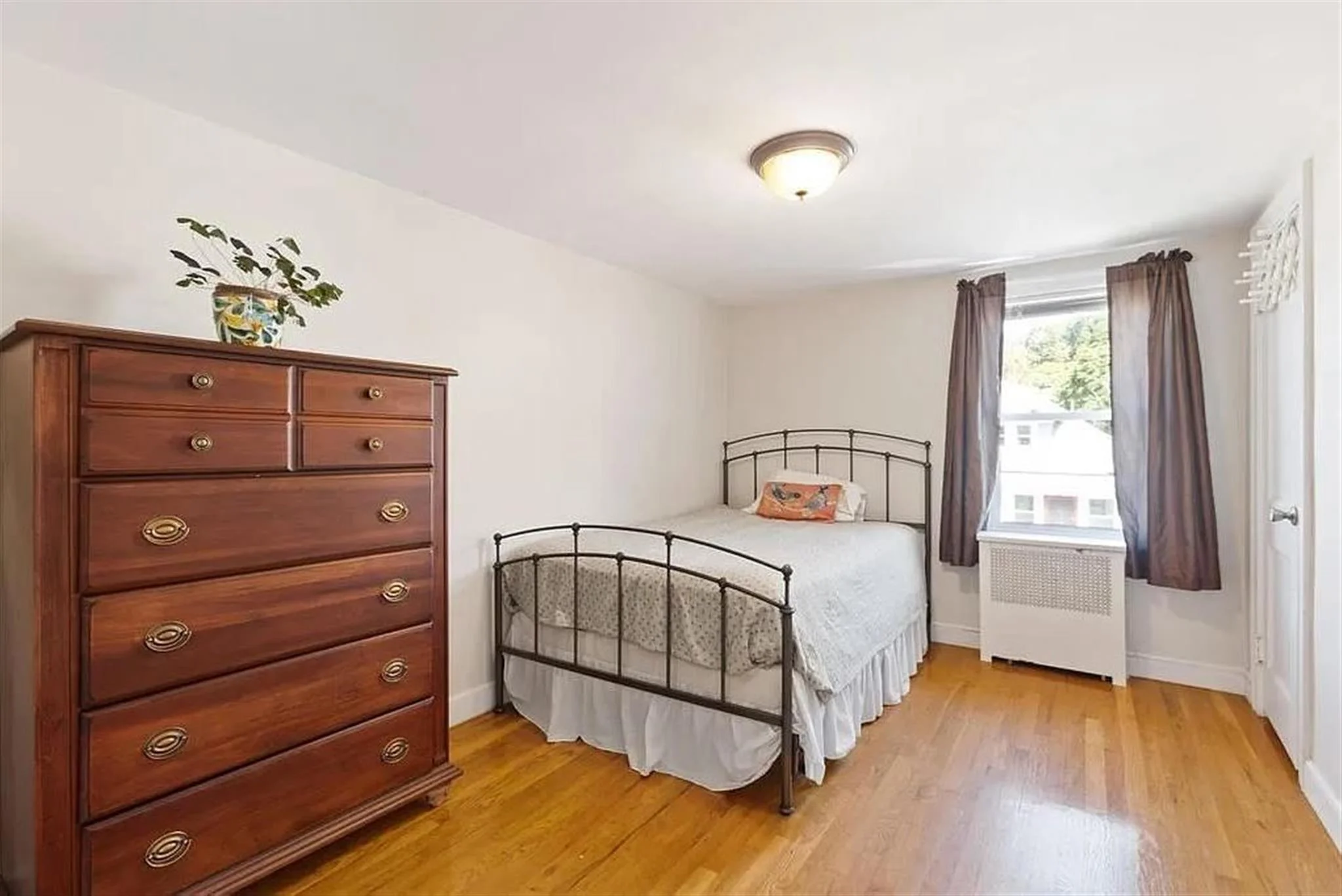 3 bed, 1 bath apartment for rent at 7 Maynard St Unit 7, Medford — photo 9 of 11