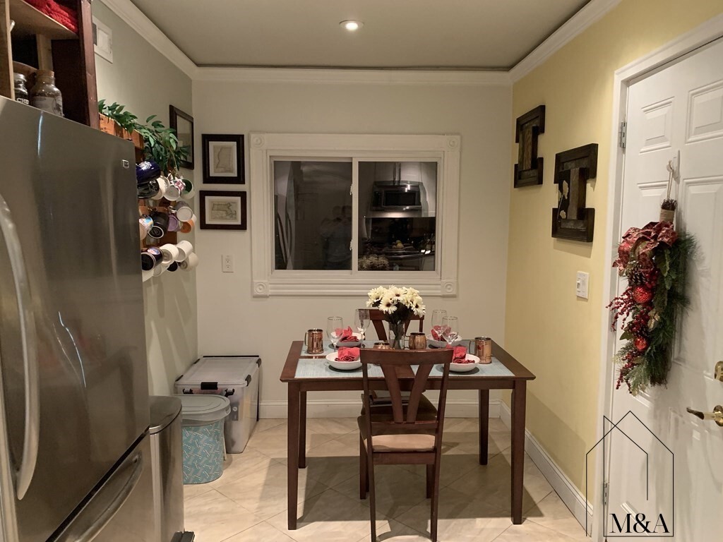 3 bed, 2 bath apartment for rent at 7 Monastery Rd Unit 3, Brighton — photo 4 of 14