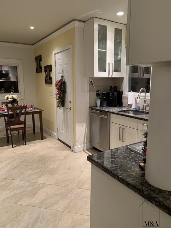 3 bed, 2 bath apartment for rent at 7 Monastery Rd Unit 3, Brighton — photo 2 of 14