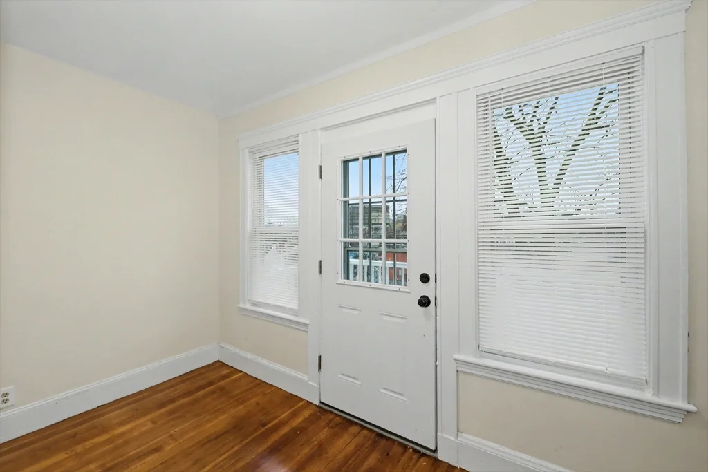 4 bed, 2 bath apartment for rent at 7 Moraine St Unit 2, Jamaica Plain — photo 8 of 29