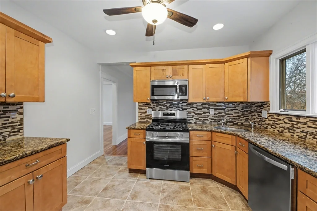 4 bed, 2 bath apartment for rent at 7 Moraine St Unit 2, Jamaica Plain — photo 13 of 29