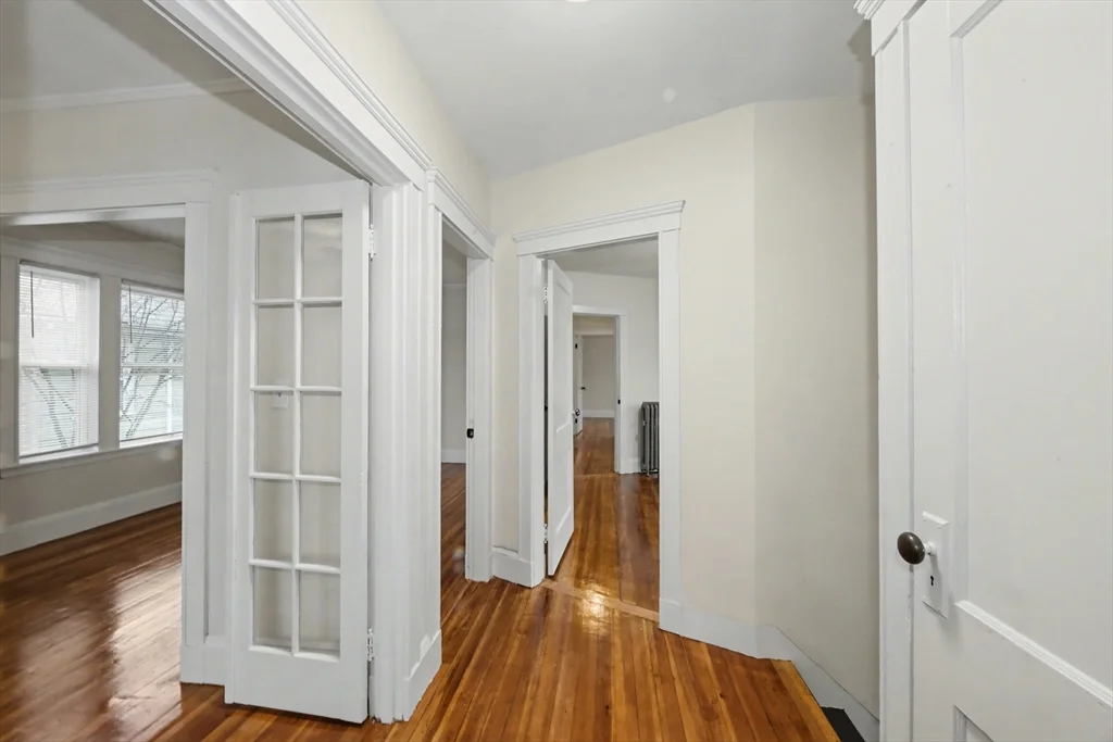 4 bed, 2 bath apartment for rent at 7 Moraine St Unit 2, Jamaica Plain — photo 3 of 29