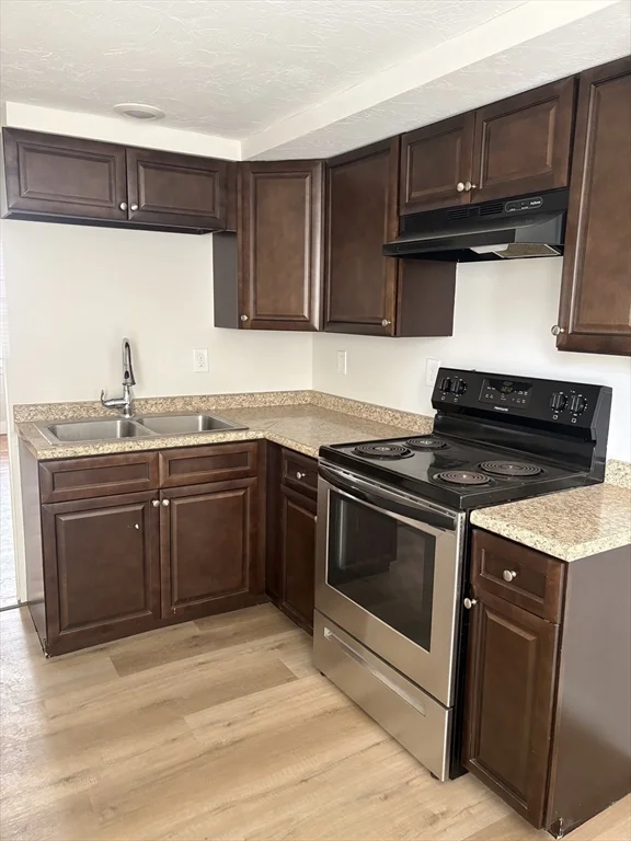 2 bed, 1 bath apartment for rent at 7 Morrill St Unit 7, Nashua — photo 5 of 15