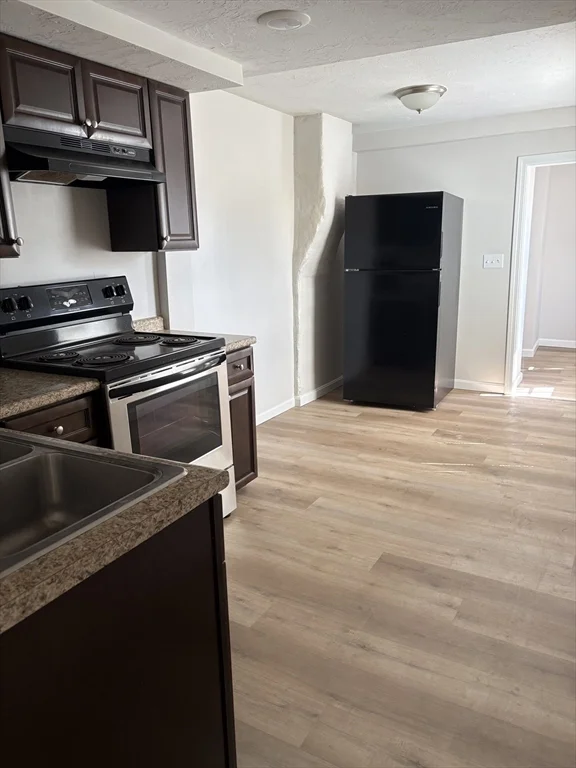 2 bed, 1 bath apartment for rent at 7 Morrill St Unit 7, Nashua — photo 6 of 15