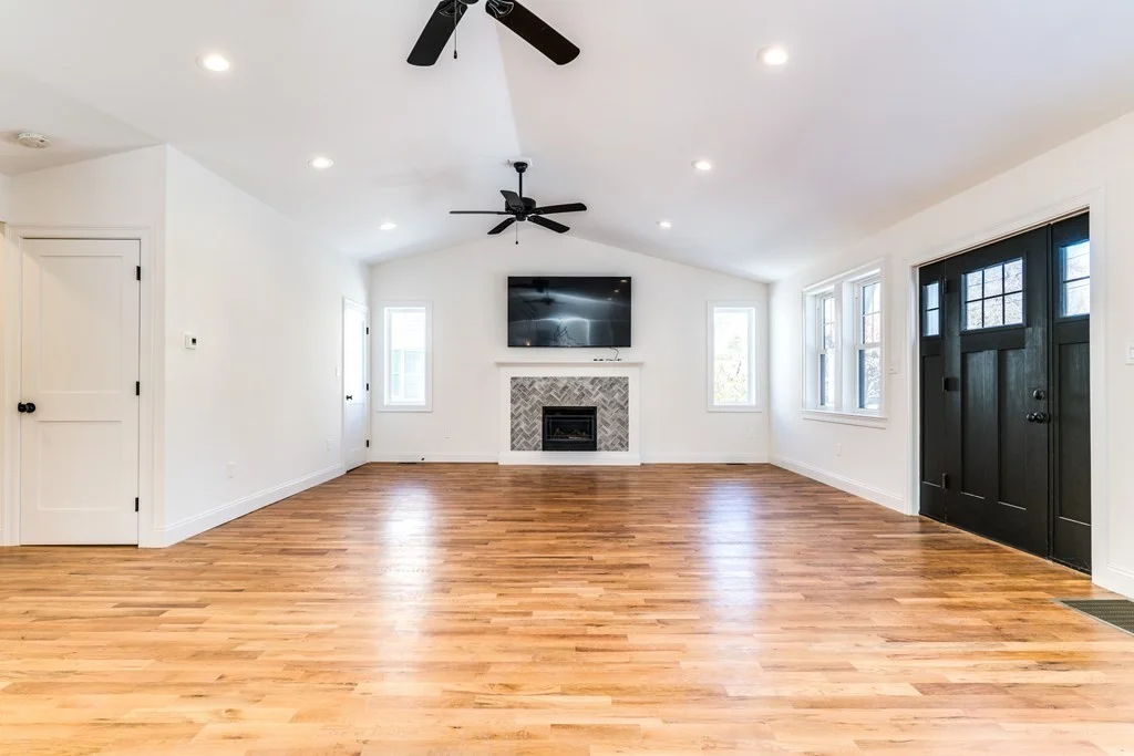 3 bed, 2 bath apartment for rent at 7 Moseley Ave, Newburyport — photo 9 of 19