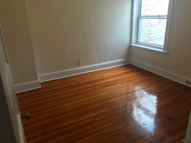 3 bed, 1 bath apartment for rent at 7 Mount Hood Rd Unit 6M, Brighton — photo 3 of 13