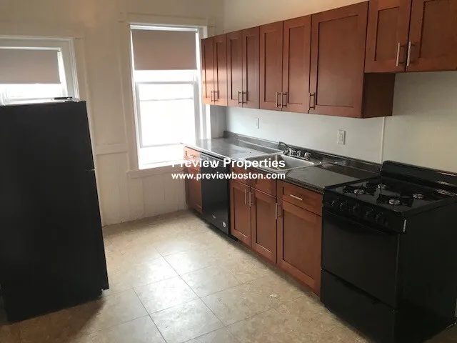 3 bed, 1 bath apartment for rent at 7 Mount Hood Rd Unit 6P, Brighton