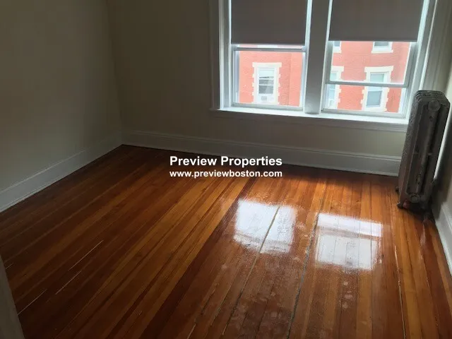 3 bed, 1 bath apartment for rent at 7 Mount Hood Rd Unit 6P, Brighton — photo 8 of 12