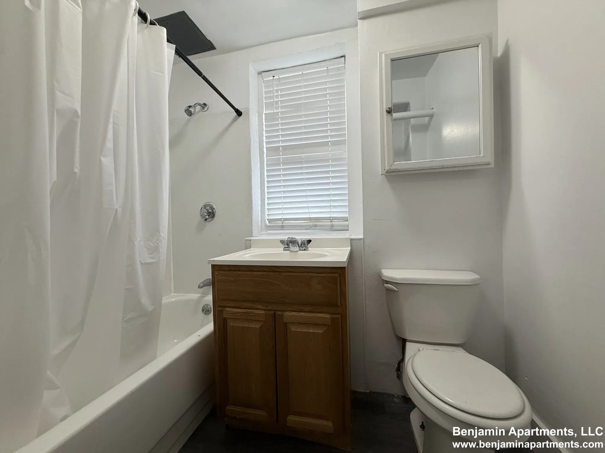 3 bed, 1 bath apartment for rent at 7 Mount Hood Rd Unit 7B, Brighton — photo 10 of 16