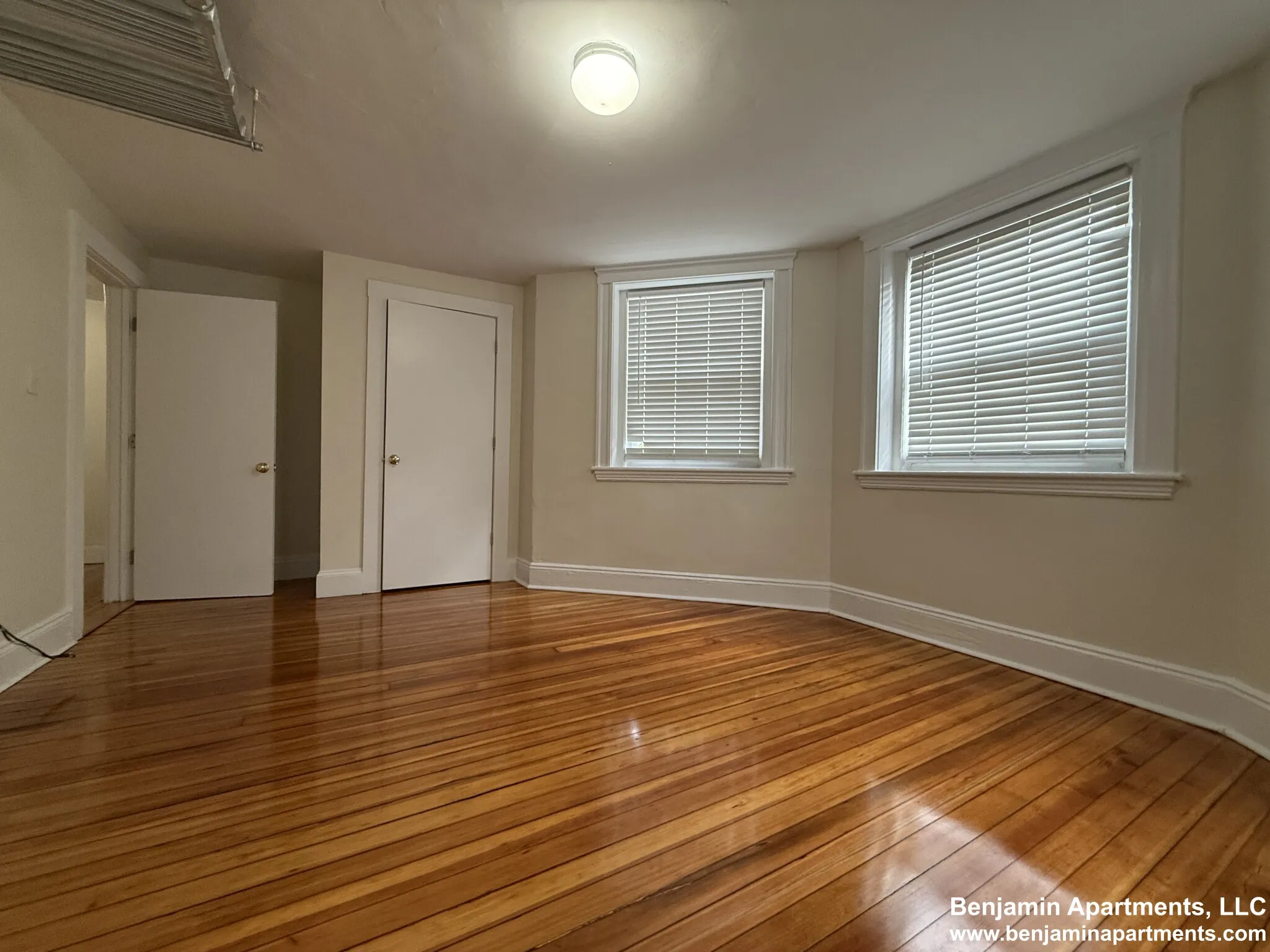 3 bed, 1 bath apartment for rent at 7 Mount Hood Rd Unit 7B, Brighton — photo 2 of 16
