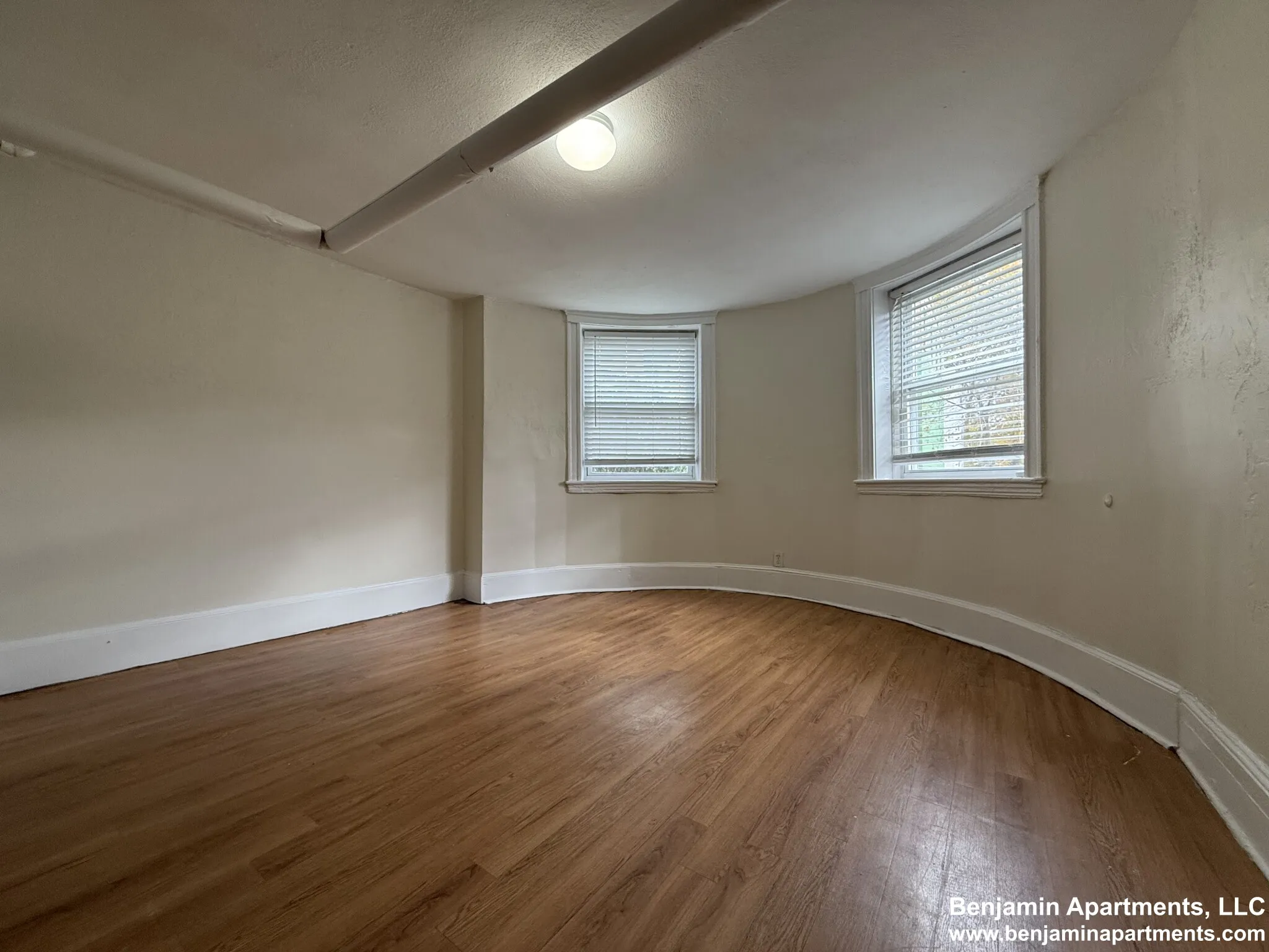 3 bed, 1 bath apartment for rent at 7 Mount Hood Rd Unit 7B, Brighton — photo 3 of 16