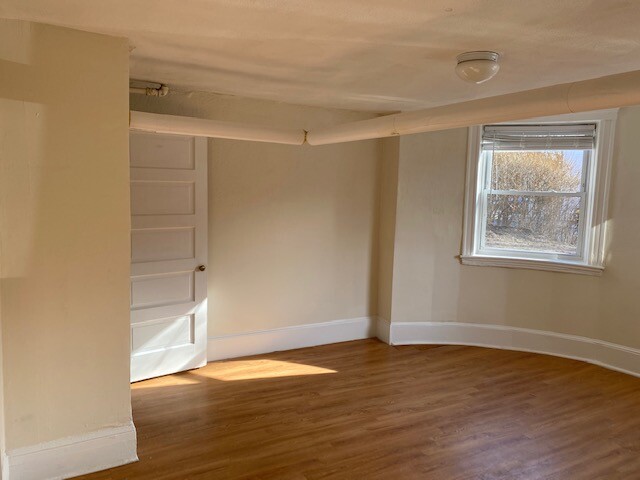 3 bed, 1 bath apartment for rent at 7 Mount Hood Rd Unit Apt B, Brighton — photo 7 of 18
