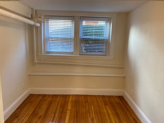 3 bed, 1 bath apartment for rent at 7 Mount Hood Rd Unit Apt B, Brighton — photo 11 of 18