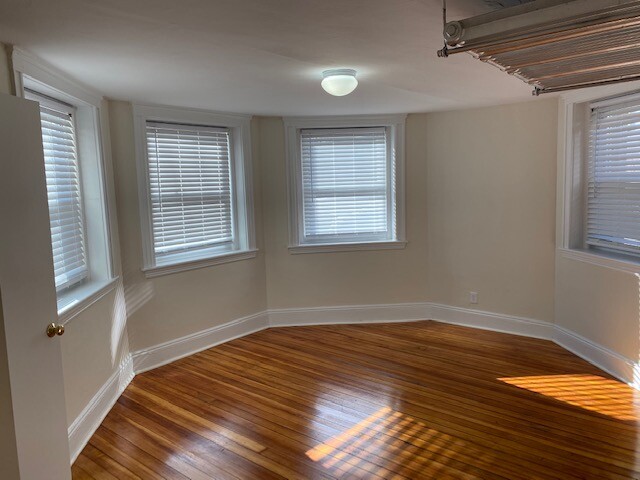 3 bed, 1 bath apartment for rent at 7 Mount Hood Rd Unit Apt B, Brighton — photo 12 of 18