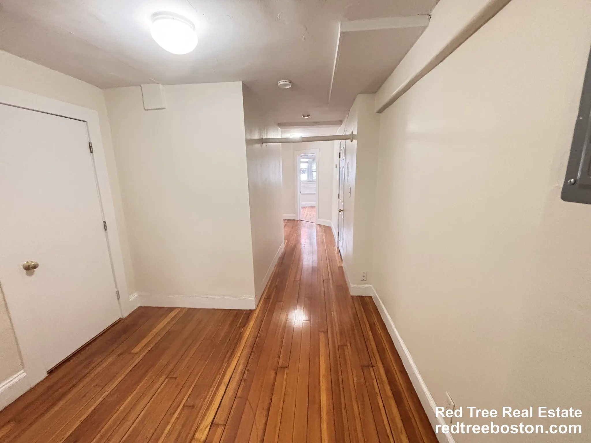 3 bed, 1 bath apartment for rent at 7 Mount Hood Rd Unit B, Brighton — photo 3 of 17