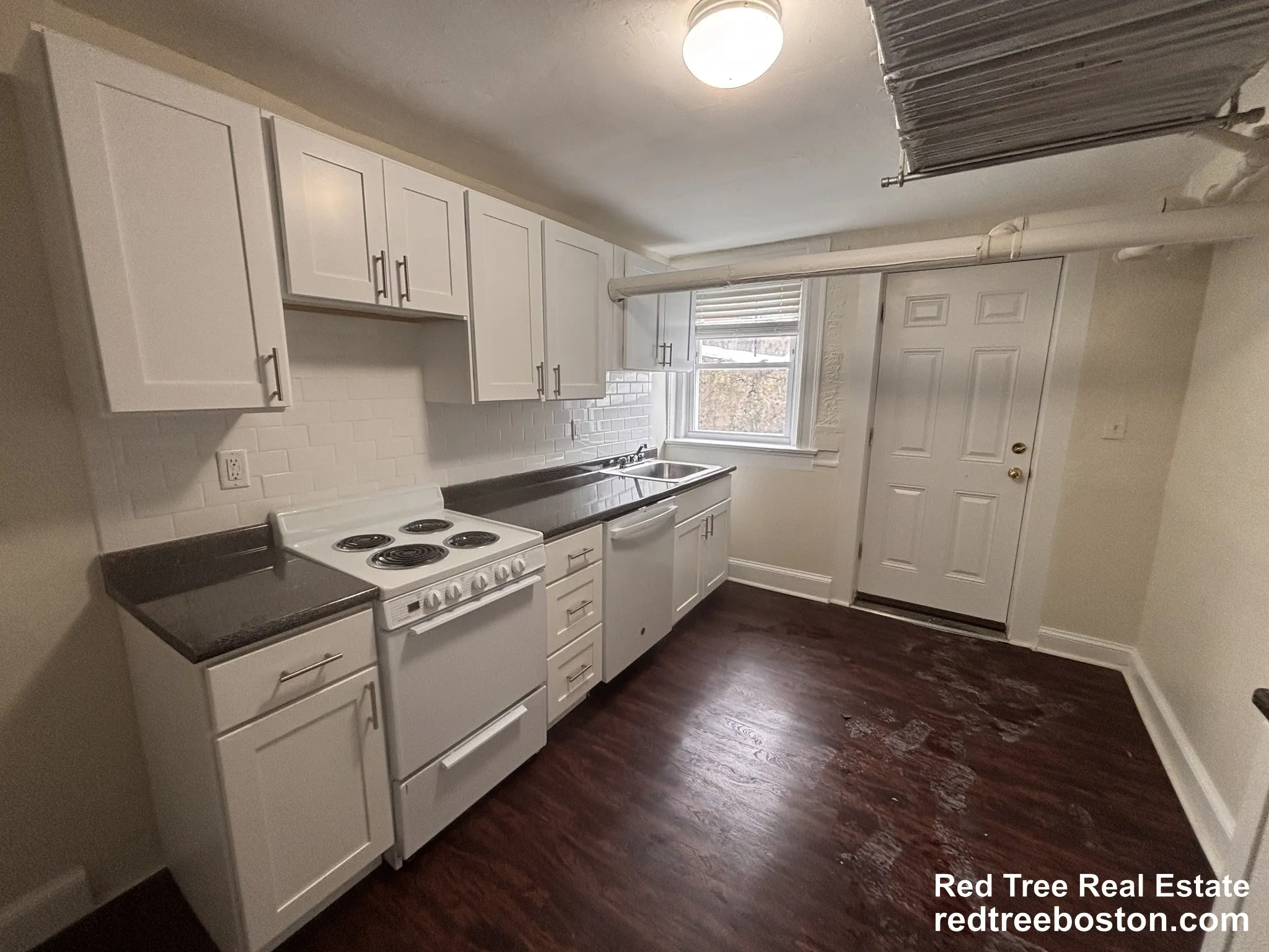3 bed, 1 bath apartment for rent at 7 Mount Hood Rd Unit B, Brighton — photo 2 of 17