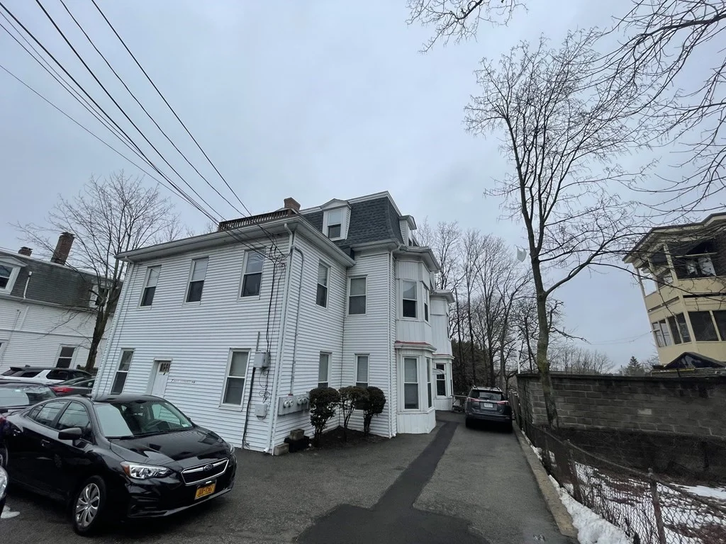 2 bed, 1 bath apartment for rent at 7 Mount Vernon St Unit 4, Brighton — photo 1 of 11