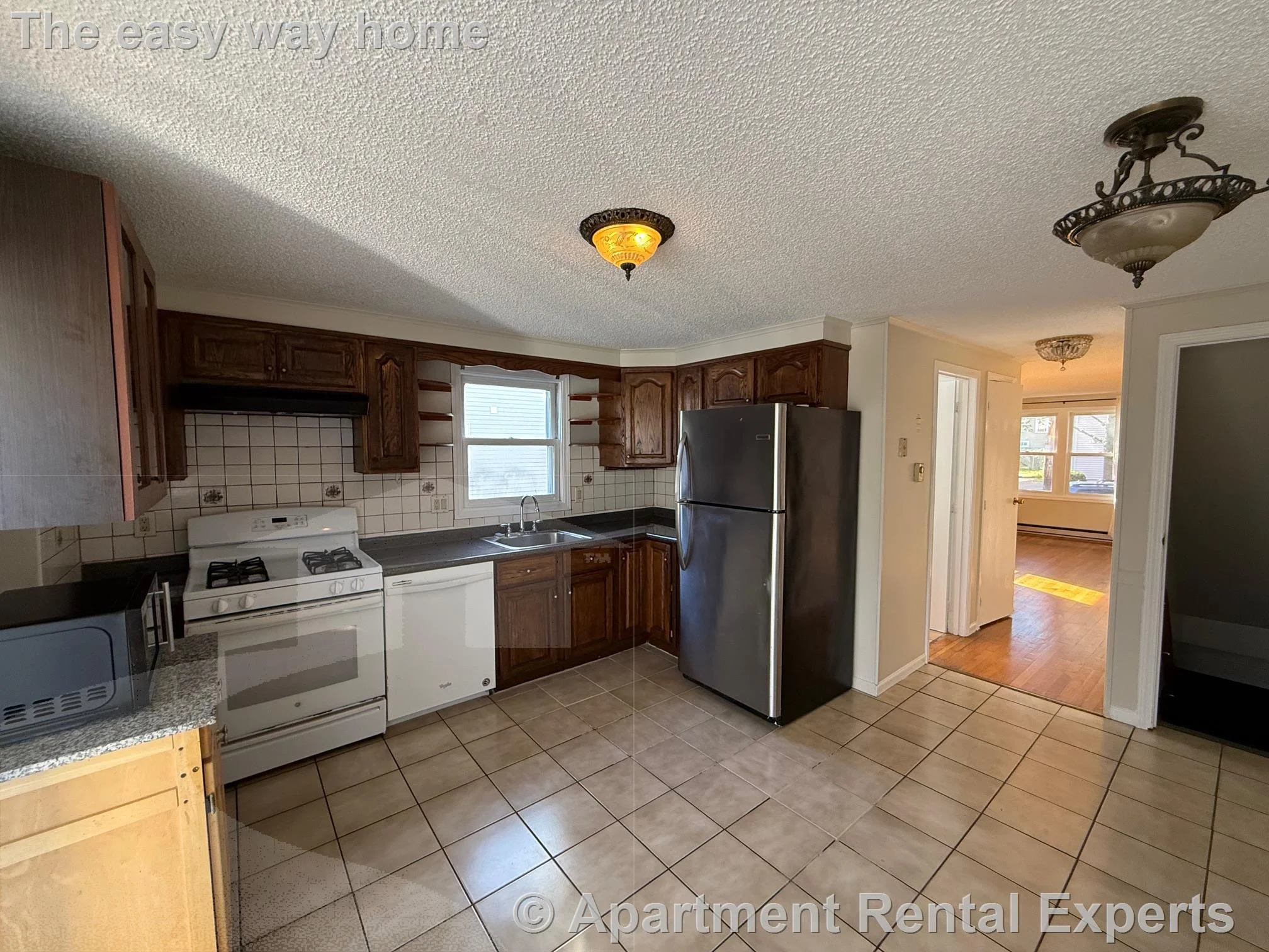 3 bed, 1 bath apartment for rent at 7 Myrtle St, Sullivan Square — photo 1 of 23