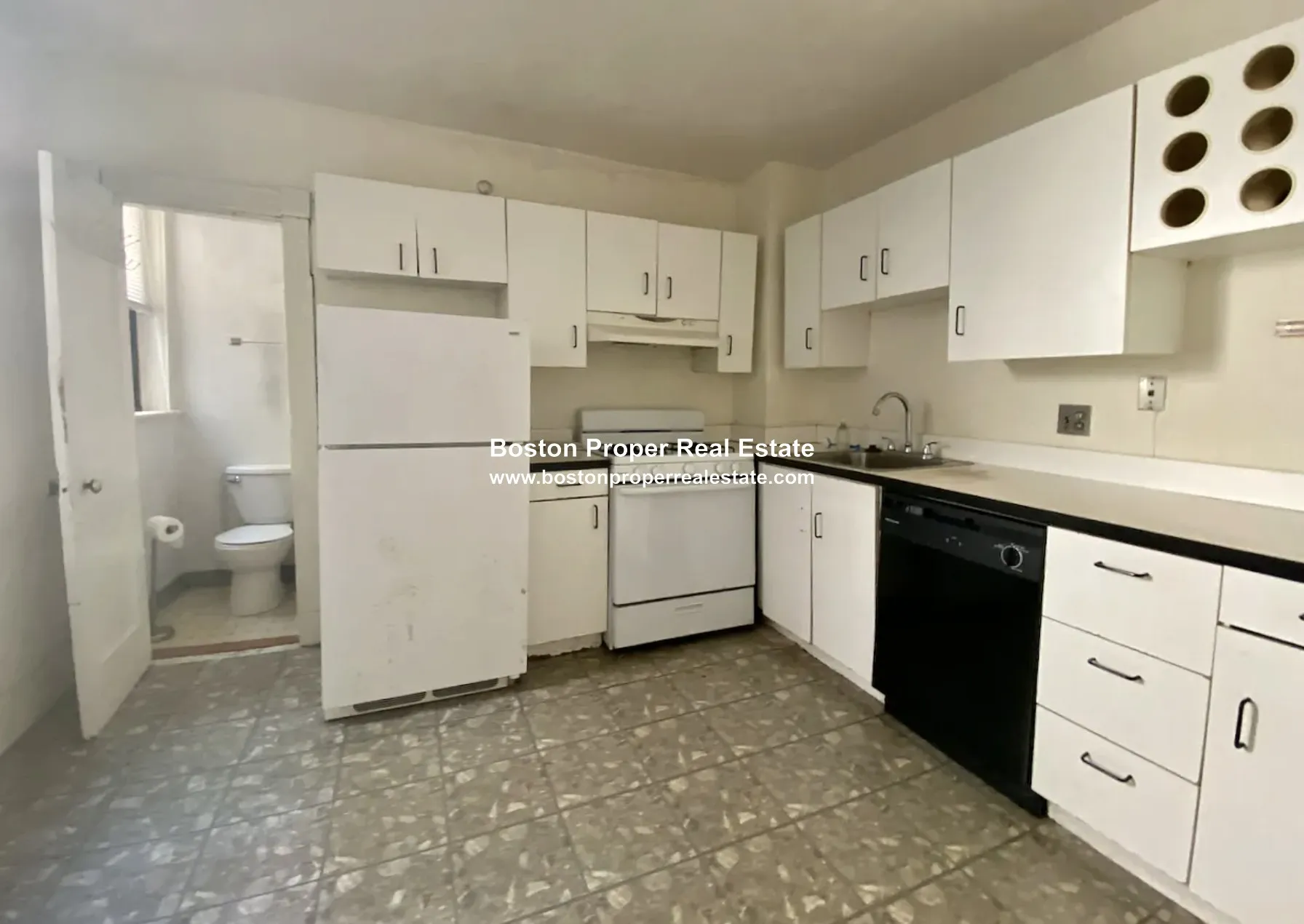 1 bed, 1 bath apartment for rent at 7 Myrtle St Unit 1, Beacon Hill — photo 2 of 8