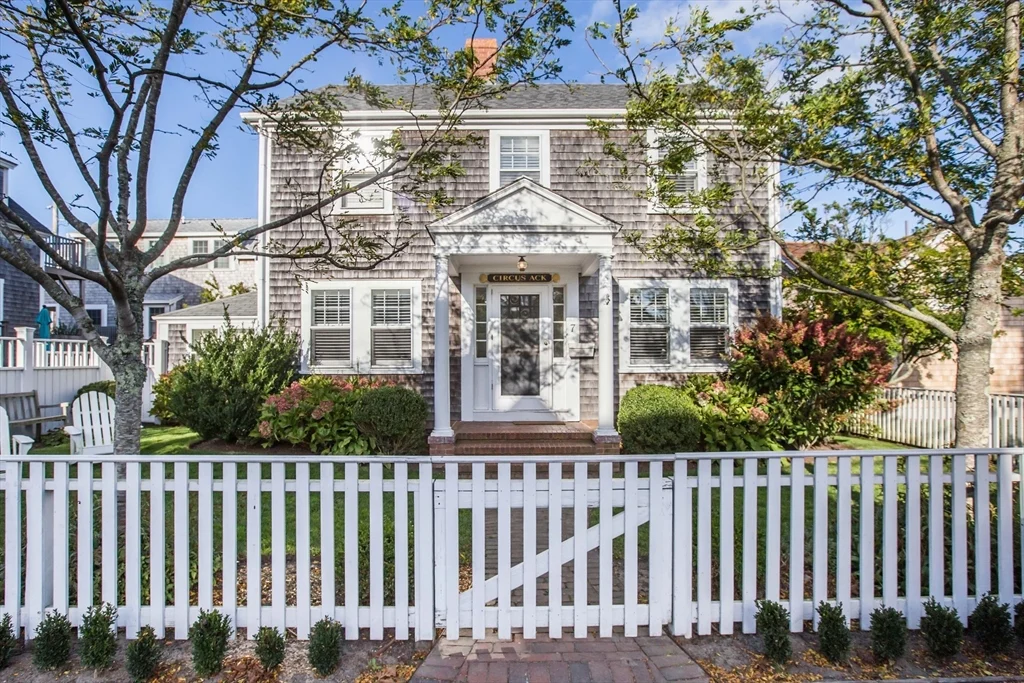 4 bed, 3 bath apartment for rent at 7 N Beach St Unit 0, Braintree Highlands