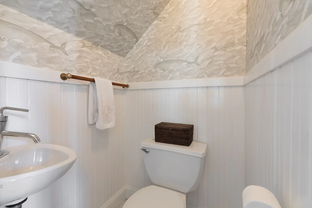 4 bed, 3 bath apartment for rent at 7 N Beach St Unit 0, Braintree Highlands — photo 10 of 27