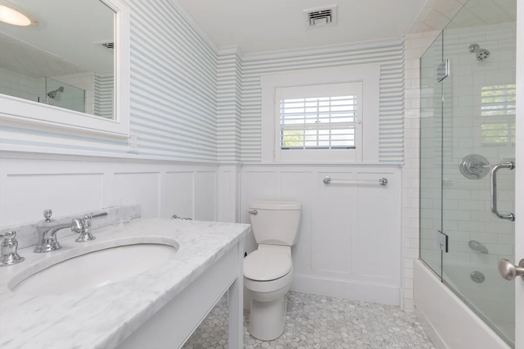 4 bed, 3 bath apartment for rent at 7 N Beach St Unit 0, Braintree Highlands — photo 20 of 27