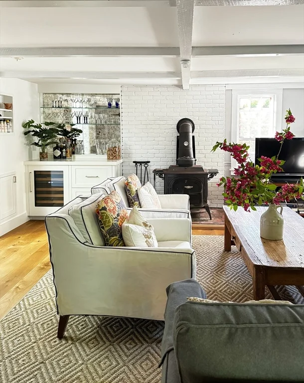 4 bed, 3 bath apartment for rent at 7 N Liberty Unit _, Nantucket (vil) — photo 9 of 28